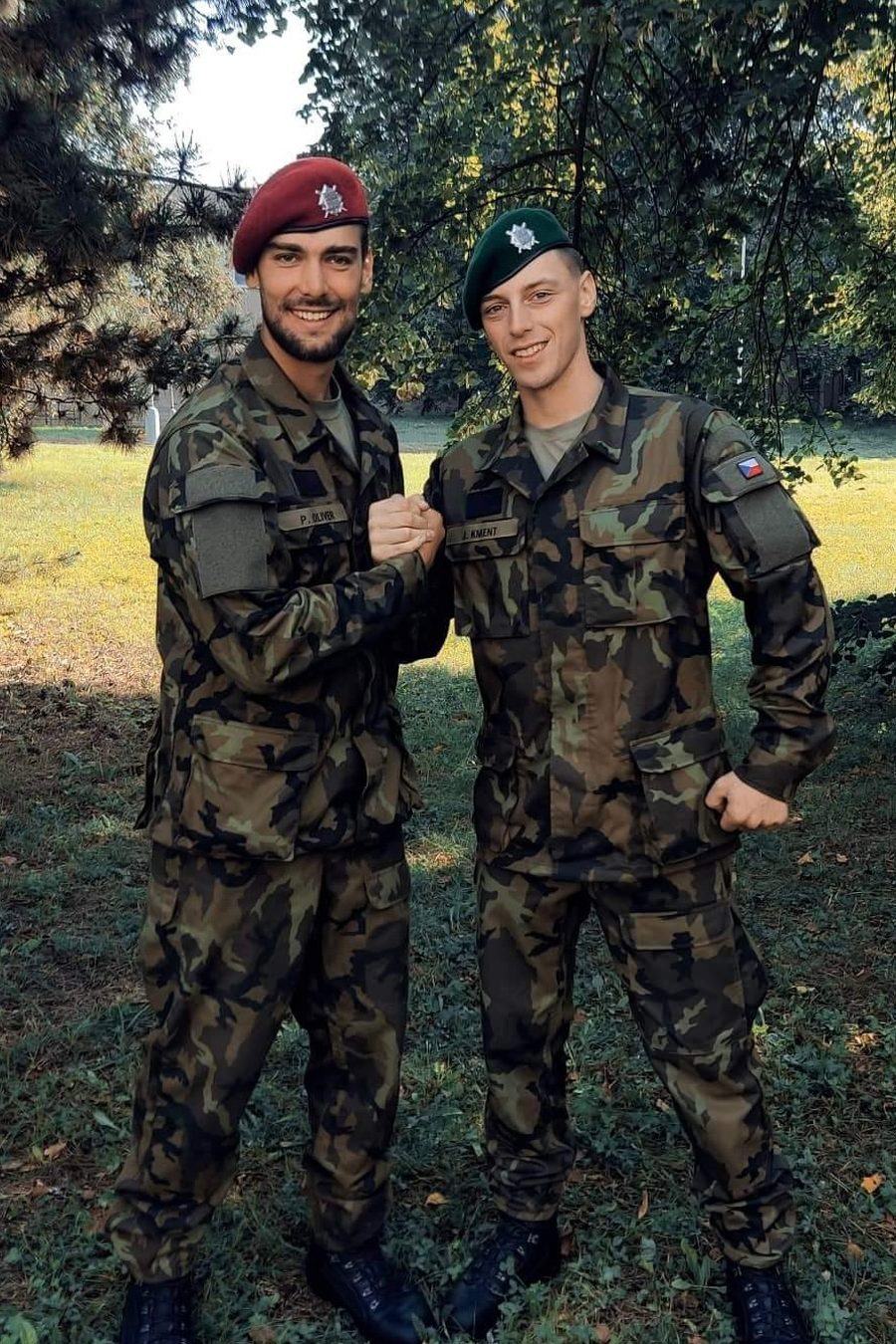 Petr Oliver jako desátník 43. výsadkového pluku